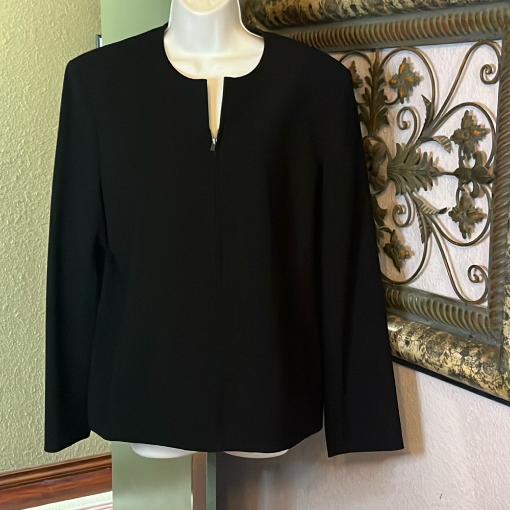 Jones New York Platinum Jacket- Black long sleeve zip up with pockets Sz 16